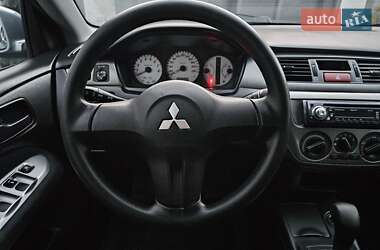Седан Mitsubishi Lancer 2008 в  фото 48 Седан Mitsubishi Lancer 2008 в