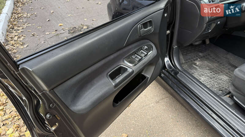 Седан Mitsubishi Lancer 2006 в Києві фото 11 Седан Mitsubishi Lancer 2006 в Києві