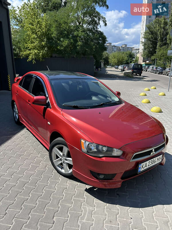 Седан Mitsubishi Lancer 2009 в  фото Седан Mitsubishi Lancer 2009 в