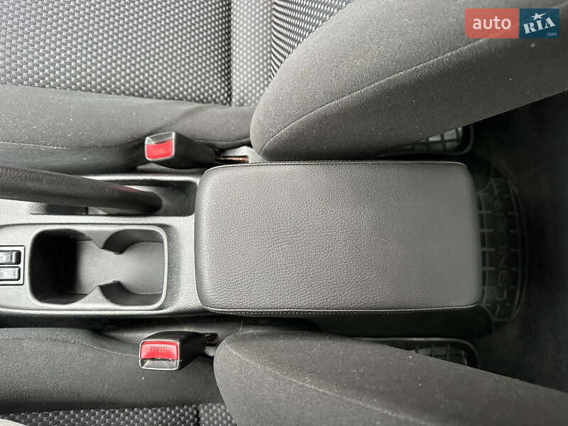 Седан Mitsubishi Lancer 2009 в Киеве