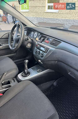 Седан Mitsubishi Lancer 2007 в  фото 8 Седан Mitsubishi Lancer 2007 в