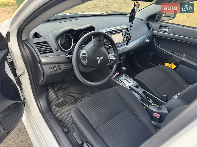 Седан Mitsubishi Lancer 2015 в Одесі