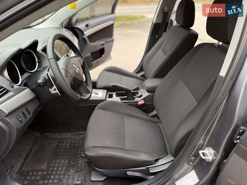 Седан Mitsubishi Lancer 2008 в Днепре