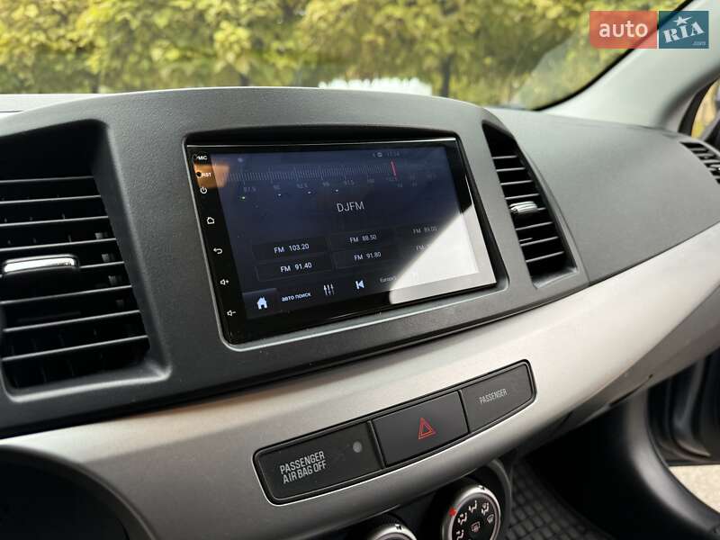 Седан Mitsubishi Lancer 2008 в Днепре