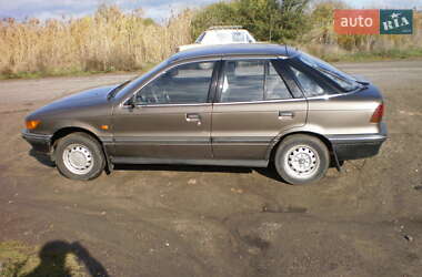 Лифтбек Mitsubishi Lancer 1991 в Южноукраинске Лифтбек Mitsubishi Lancer 1991 в Южноукраинске