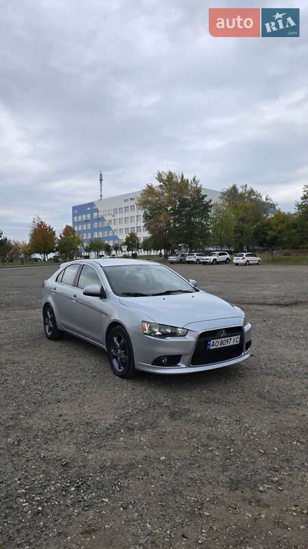 Хэтчбек Mitsubishi Lancer 2011 в Ужгороде