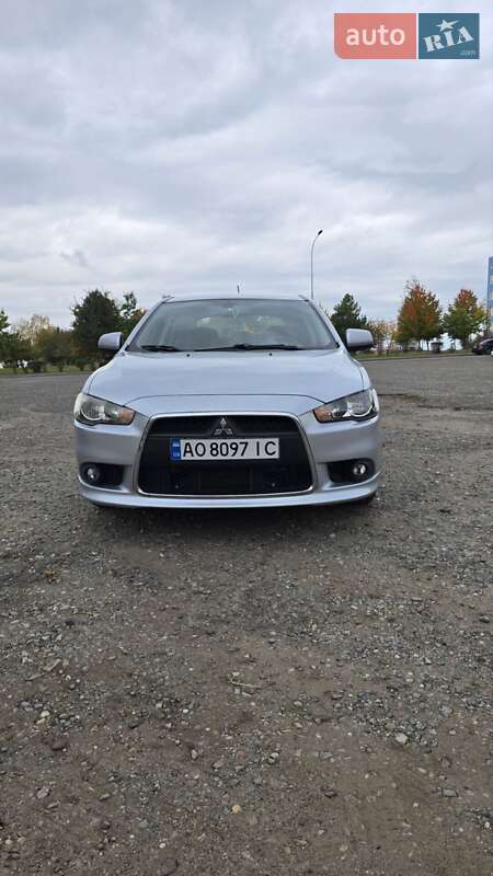 Хэтчбек Mitsubishi Lancer 2011 в Ужгороде