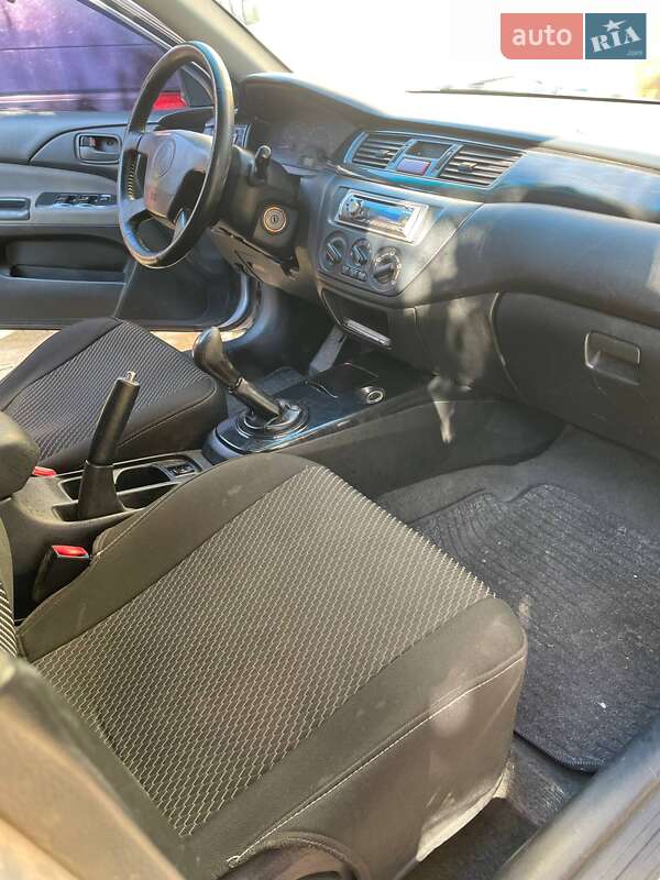 Седан Mitsubishi Lancer 2003 в Черновцах фото 5 Седан Mitsubishi Lancer 2003 в Черновцах