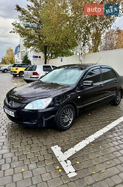 Седан Mitsubishi Lancer 2005 в  Седан Mitsubishi Lancer 2005 в