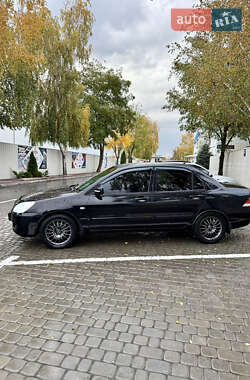 Седан Mitsubishi Lancer 2005 в  фото 8 Седан Mitsubishi Lancer 2005 в