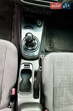 Седан Mitsubishi Lancer 2005 в  фото 16 Седан Mitsubishi Lancer 2005 в