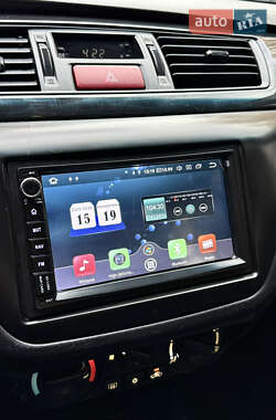 Седан Mitsubishi Lancer 2005 в  фото 28 Седан Mitsubishi Lancer 2005 в