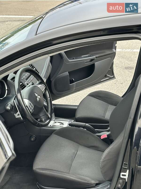 Седан Mitsubishi Lancer 2008 в Києві фото 50 Седан Mitsubishi Lancer 2008 в Києві