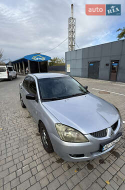 Седан Mitsubishi Lancer 2004 в Дніпрі Седан Mitsubishi Lancer 2004 в Дніпрі