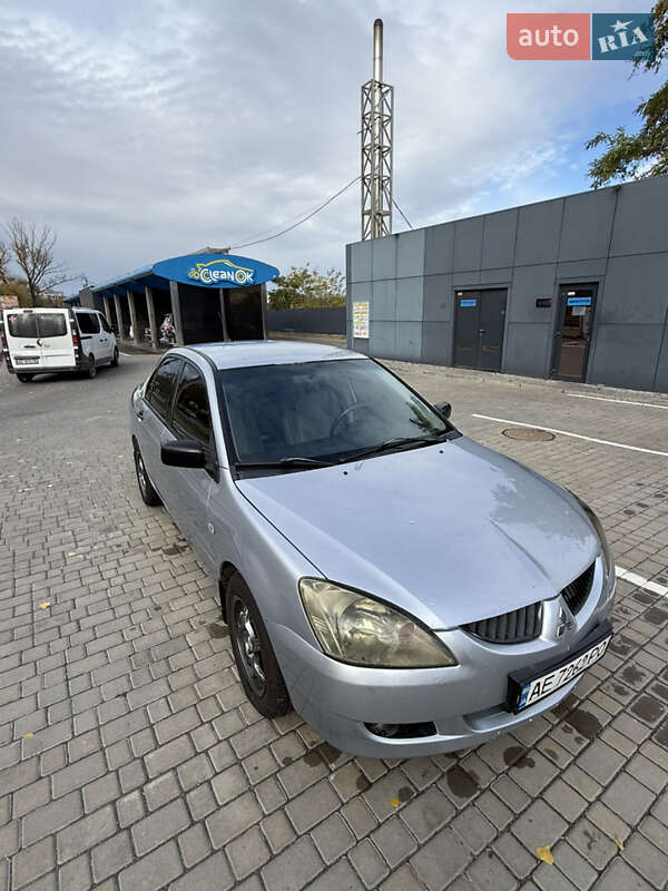 Седан Mitsubishi Lancer 2004 в Дніпрі фото Седан Mitsubishi Lancer 2004 в Дніпрі