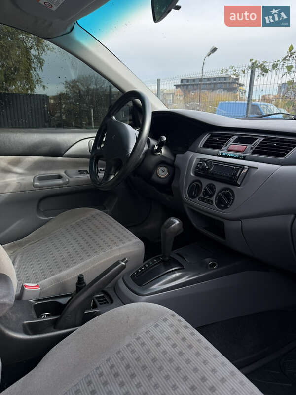 Седан Mitsubishi Lancer 2004 в Дніпрі фото 9 Седан Mitsubishi Lancer 2004 в Дніпрі