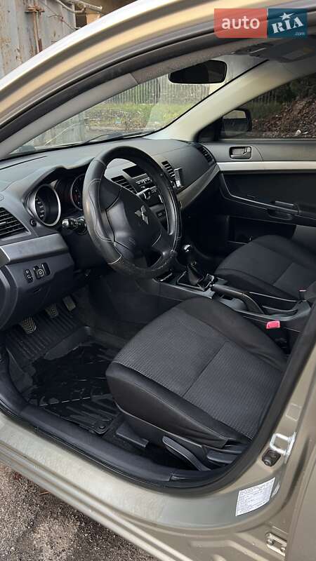 Седан Mitsubishi Lancer 2008 в Києві фото 10 Седан Mitsubishi Lancer 2008 в Києві