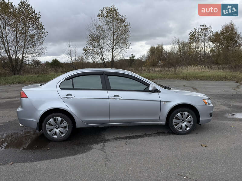 Седан Mitsubishi Lancer 2007 в Дымере
