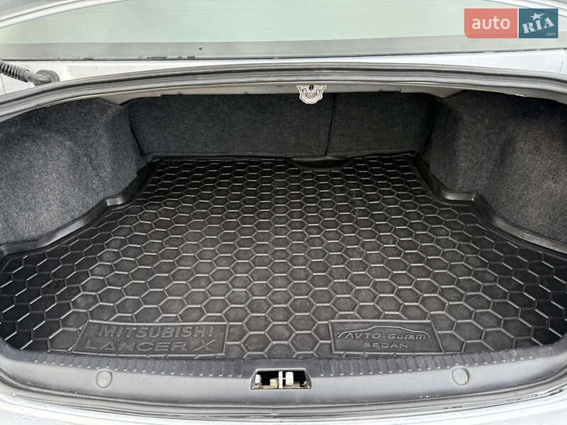 Седан Mitsubishi Lancer 2007 в Дымере
