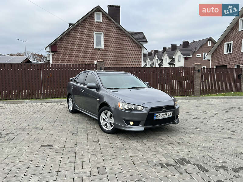 Седан Mitsubishi Lancer 2009 в Черкассах