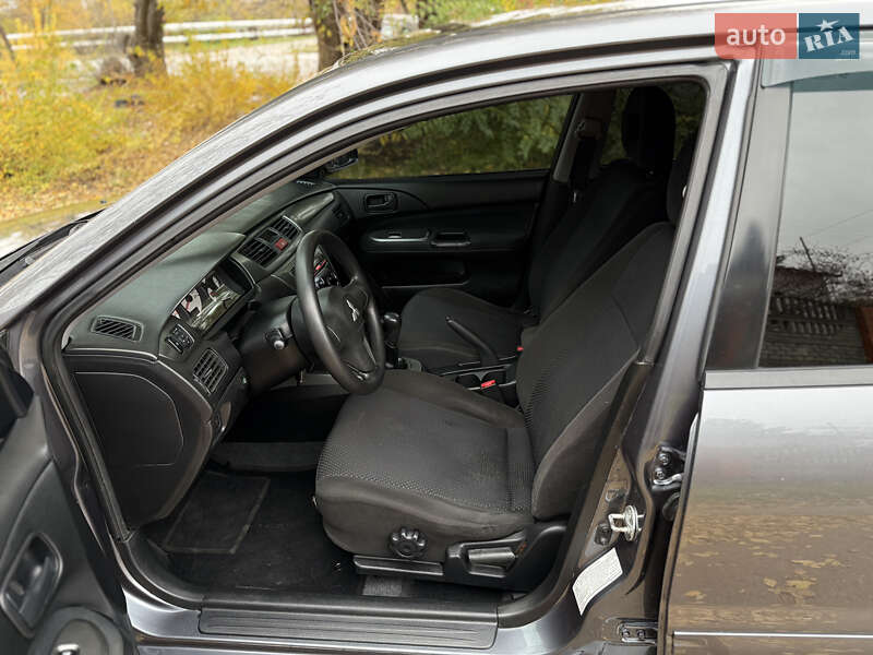 Седан Mitsubishi Lancer 2007 в Днепре
