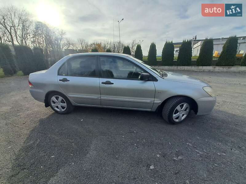 Седан Mitsubishi Lancer 2005 в Хмельницком