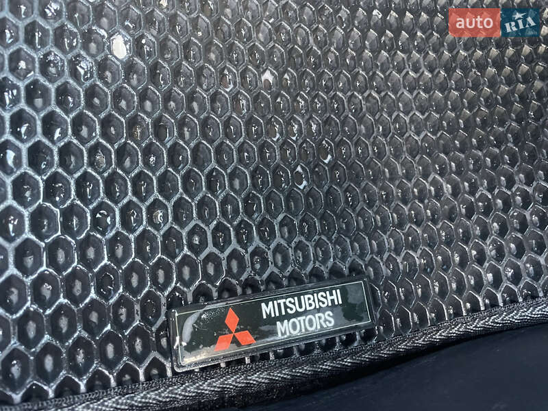 Седан Mitsubishi Lancer 2008 в Львові фото 14 Седан Mitsubishi Lancer 2008 в Львові