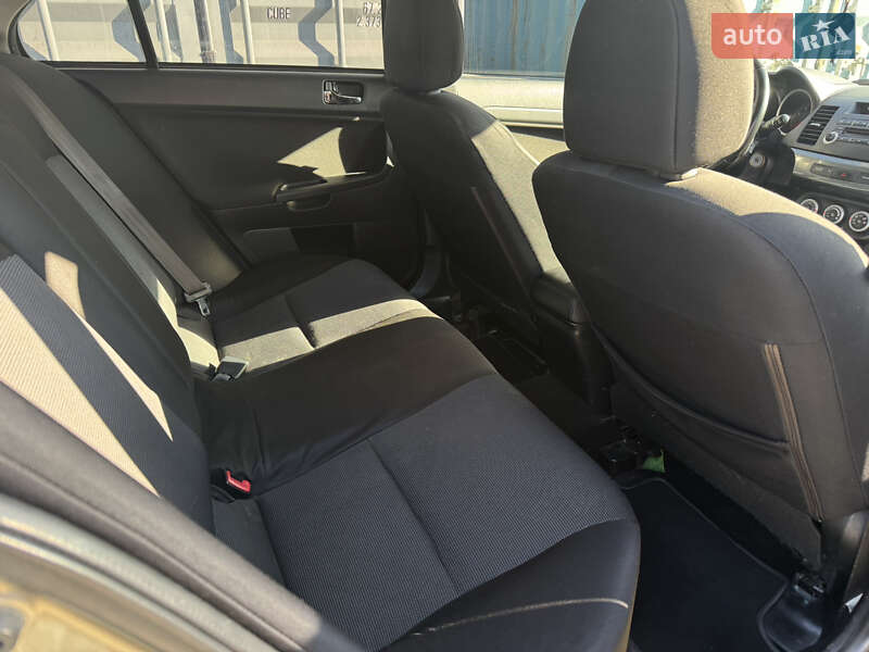Седан Mitsubishi Lancer 2007 в Киеве