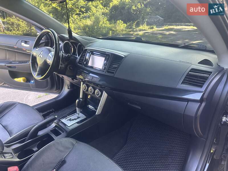 Седан Mitsubishi Lancer 2016 в Конотопе