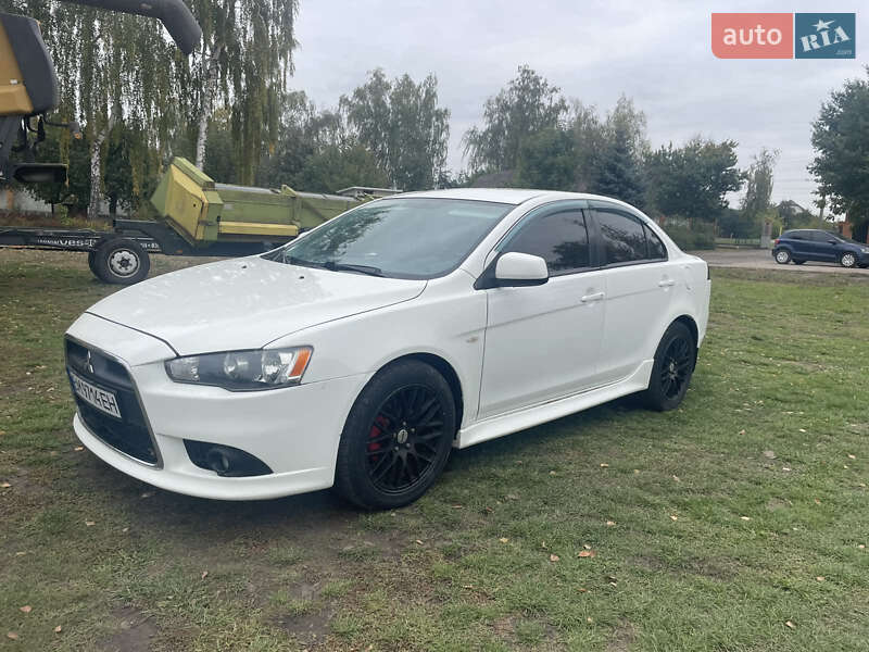 Седан Mitsubishi Lancer 2013 в Львове