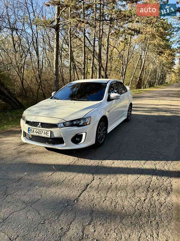 Седан Mitsubishi Lancer 2017 в Долинской