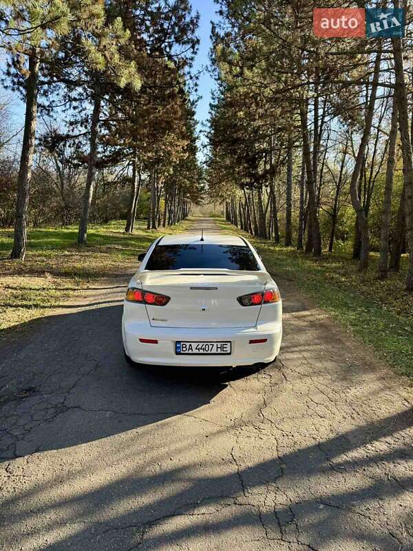 Седан Mitsubishi Lancer 2017 в Долинской