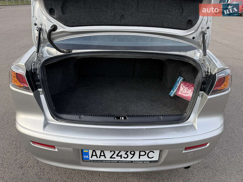 Седан Mitsubishi Lancer 2013 в Ковелі