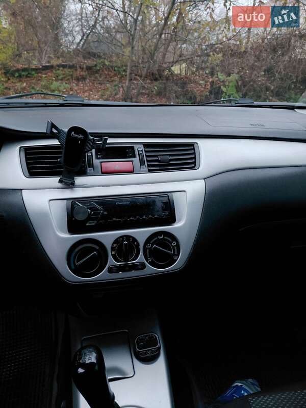 Седан Mitsubishi Lancer 2005 в Хмельницком фото 2 Седан Mitsubishi Lancer 2005 в Хмельницком