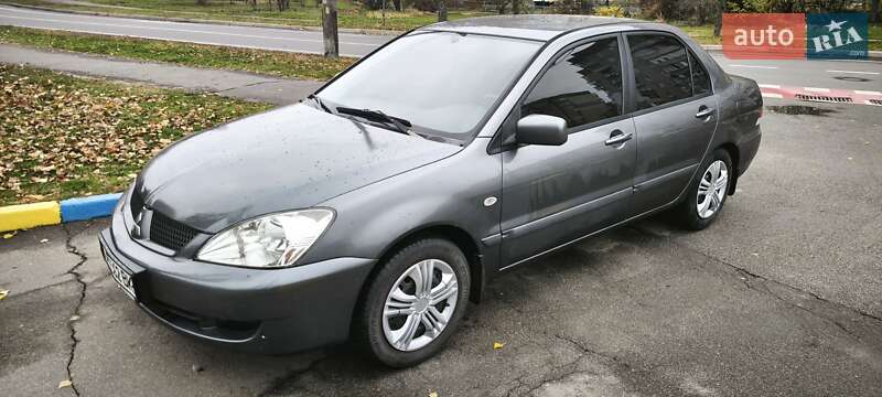 Седан Mitsubishi Lancer 2006 в Киеве