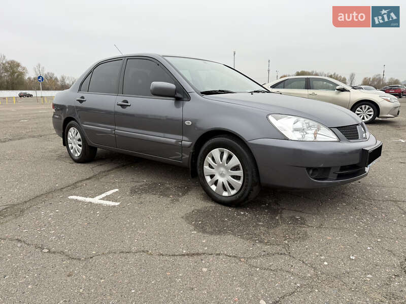 Седан Mitsubishi Lancer 2009 в Киеве