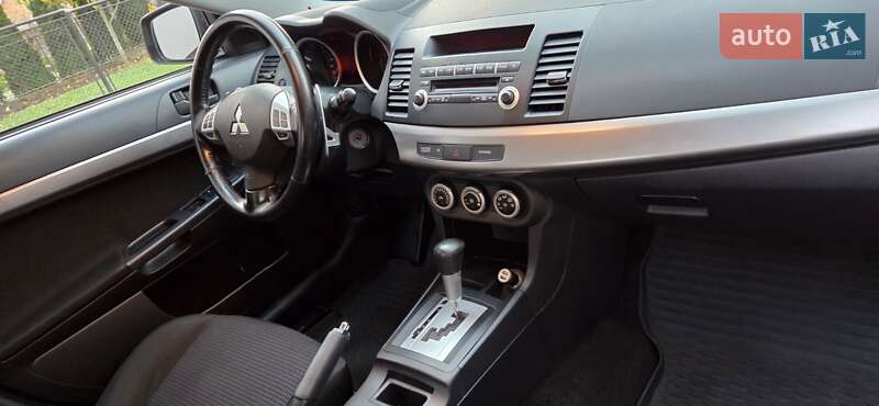Хэтчбек Mitsubishi Lancer 2009 в Львове фото 9 Хэтчбек Mitsubishi Lancer 2009 в Львове