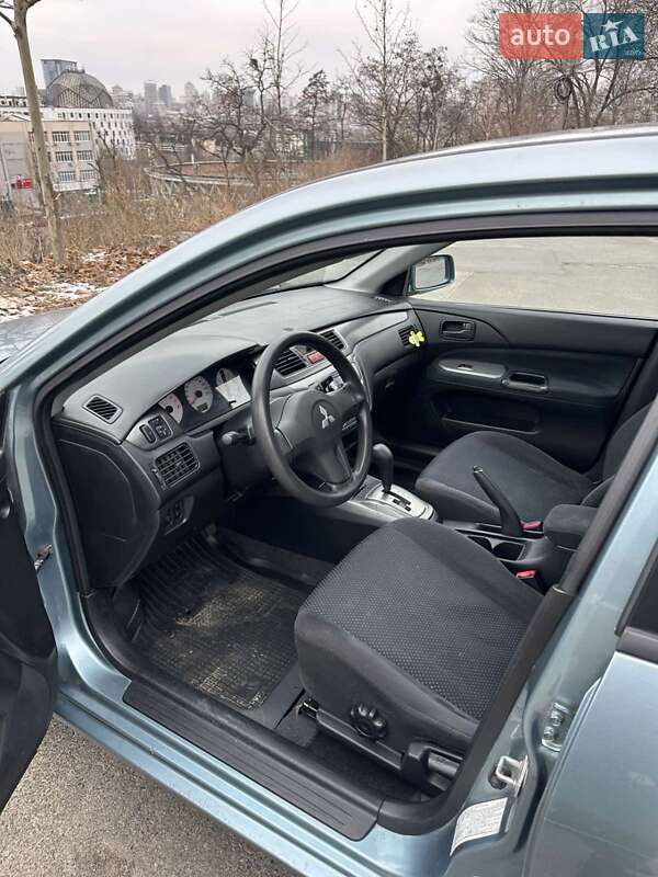 Седан Mitsubishi Lancer 2006 в Киеве