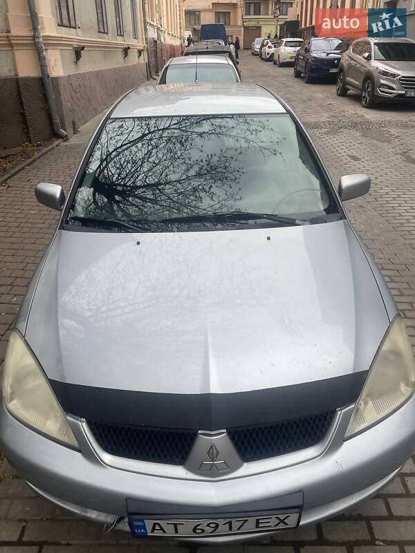 Седан Mitsubishi Lancer 2005 в Черновцах