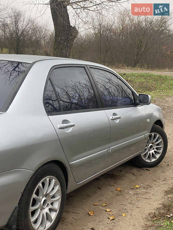 Седан Mitsubishi Lancer 2005 в Дніпрі фото 3 Седан Mitsubishi Lancer 2005 в Дніпрі