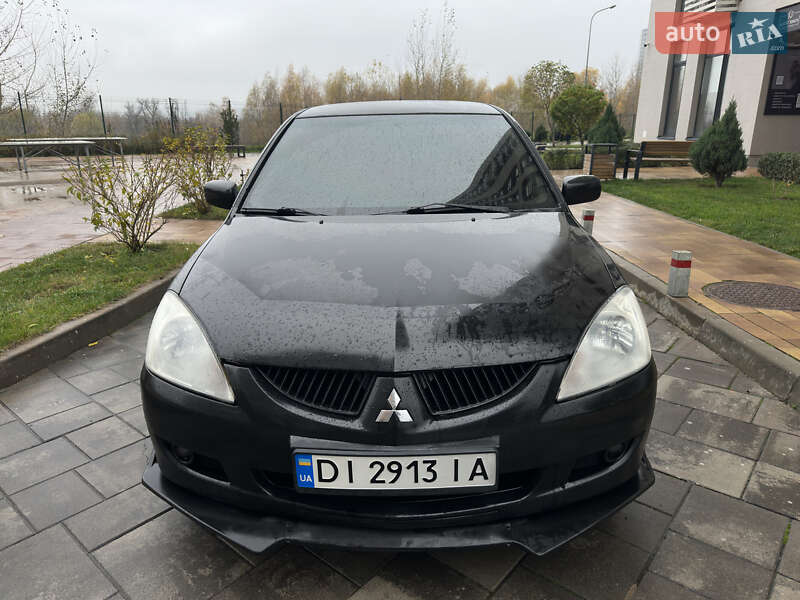 Седан Mitsubishi Lancer 2005 в Києві