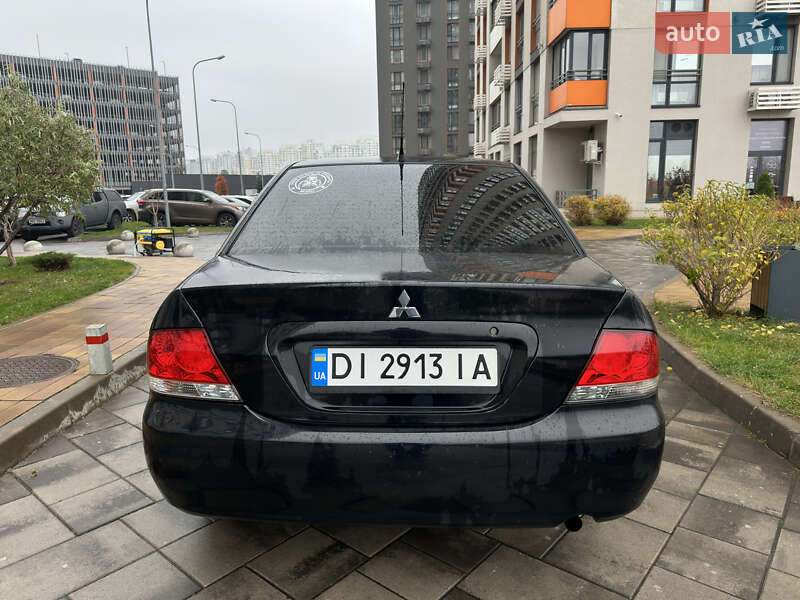 Седан Mitsubishi Lancer 2005 в Києві