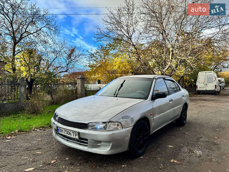 Седан Mitsubishi Lancer 1996 в Одесі фото 2 Седан Mitsubishi Lancer 1996 в Одесі