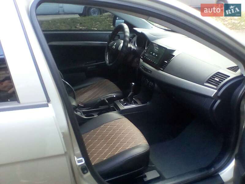 Седан Mitsubishi Lancer 2011 в Львові