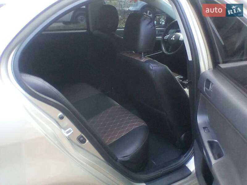 Седан Mitsubishi Lancer 2011 в Львові