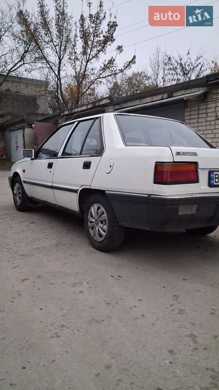Седан Mitsubishi Lancer 1988 в Світловодську фото 3 Седан Mitsubishi Lancer 1988 в Світловодську
