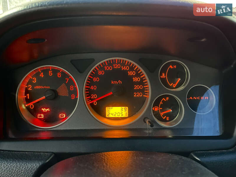 Седан Mitsubishi Lancer 2006 в Черкасах