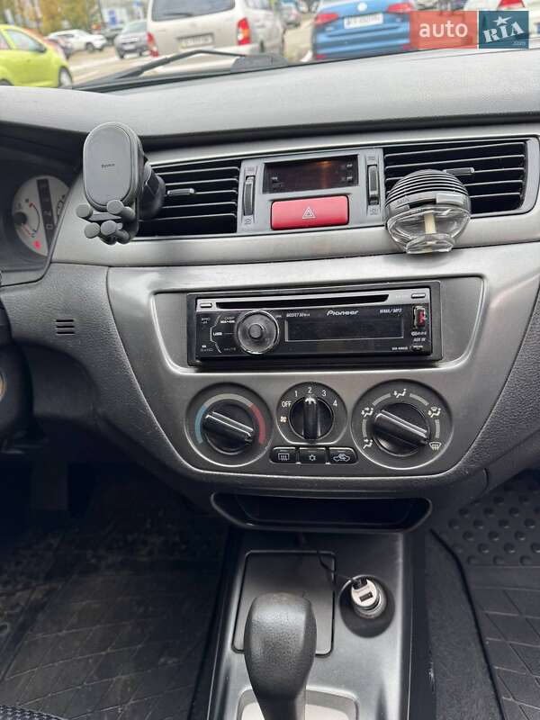 Седан Mitsubishi Lancer 2008 в Киеве