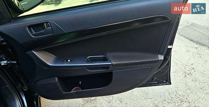 Седан Mitsubishi Lancer 2008 в Ровно