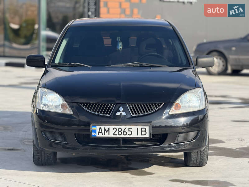 Седан Mitsubishi Lancer 2005 в Звягеле